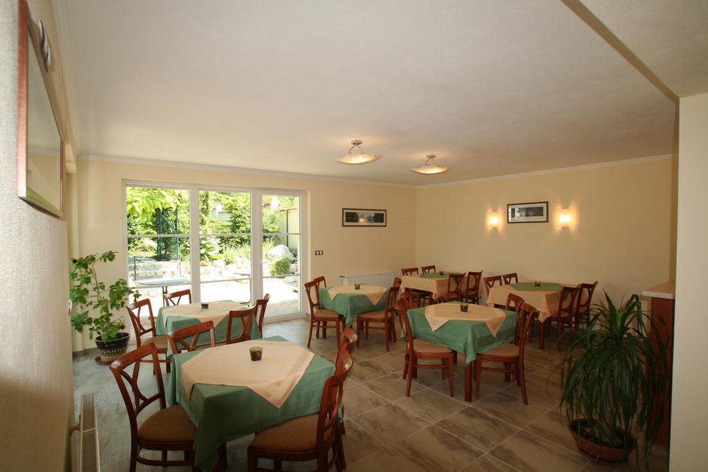 Pension Kiwi Mikulov Extérieur photo